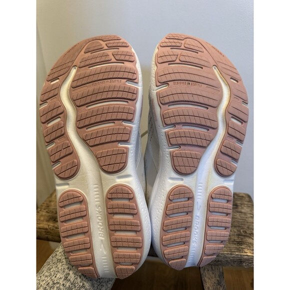 Size 9  Brooks Ghost Max 2 Wide Coconut Milk Zephyr W Running Near Mint - Picture 9 of 16